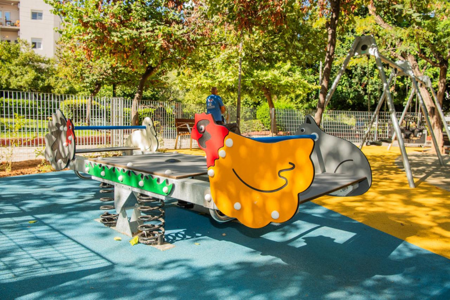Δήμος Αθηναίων: Παραδόθηκαν δύο ανακαινισμένες παιδικές χαρές σε Νέο Κόσμο και Παγκράτι