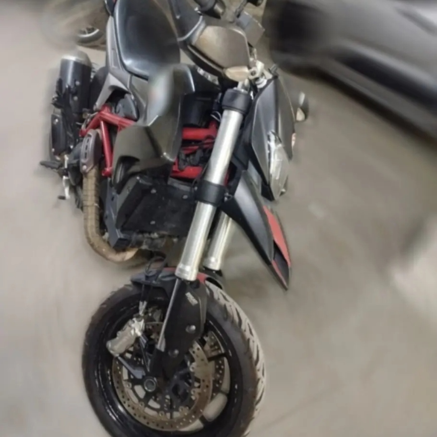 Συνελήφθη 47χρονος στη Θεσσαλονίκη που διατηρούσε «σούπερ μάρκετ» ναρκωτικών στο διαμέρισμά του - Δείτε βίντεο 