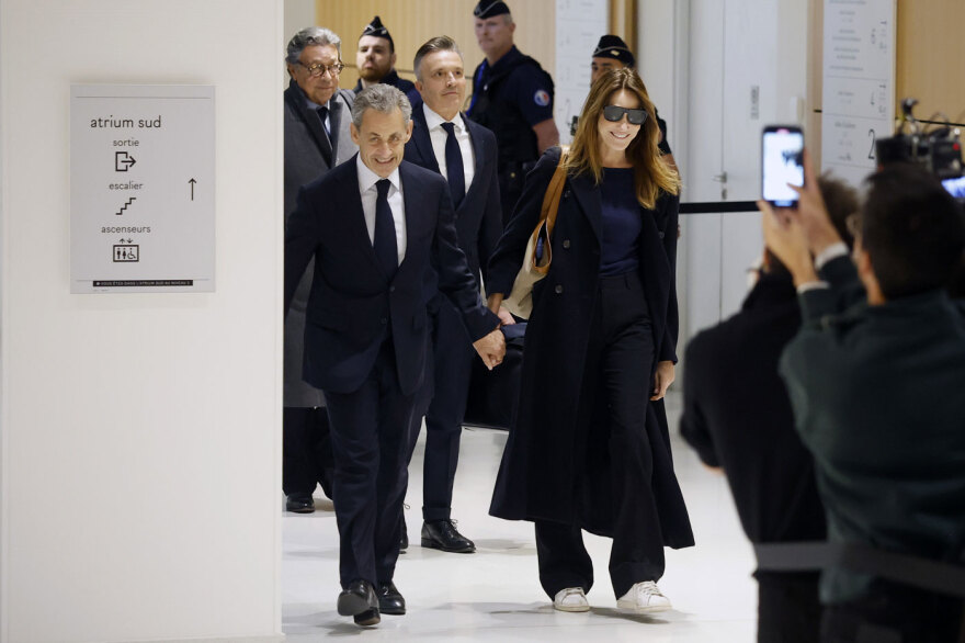 Πέντε χρόνια φυλάκιση με αναστολή στον Σαρκοζί για εγκληματική συνωμοσία με σκοπό να λάβει παράνομη χρηματοδότηση εκατομμυρίων από τον Καντάφι