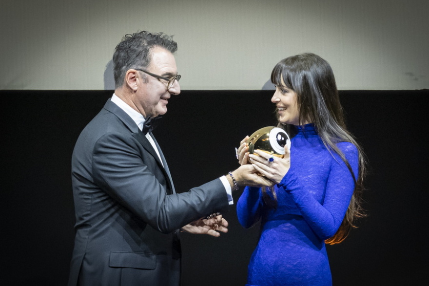 Ντακότα Τζόνσον: Με διάφανο φόρεμα εμφανίστηκε στο Φεστιβάλ Κινηματογράφου της Ζυρίχης