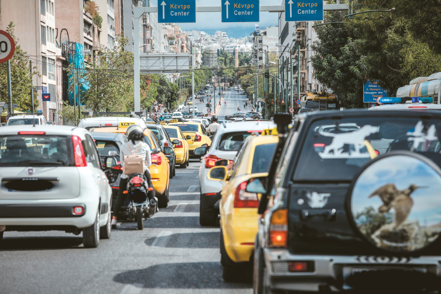 Δεν αντέχεται το κυκλοφοριακό χάος: Κάθε χρόνο προστίθενται 120.000 οχήματα, τρεις οδικές παρεμβάσεις-ελπίδα για ανάσα