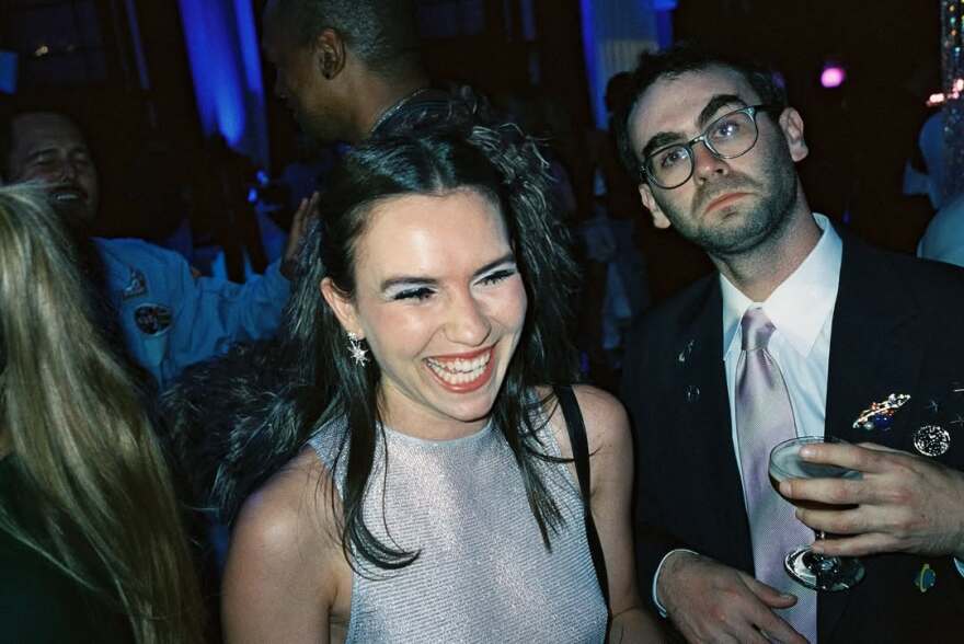 Σίντνεϊ Σουίνι: Το έξαλλο πάρτι γενεθλίων της με φόρεμα της Μπρίτνεϊ Σπίαρς, η εμφάνιση της Λόρεν Σάντσεζ και οι καλεσμένοι έκπληξη