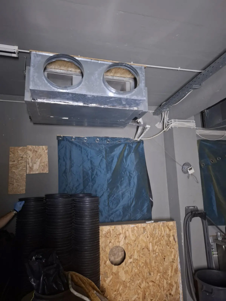 Εντοπίστηκαν περισσότερα από 22 κιλά κάνναβης μετά από αστυνομική επιχείρηση σε αποθήκη στο Μαρκόπουλο