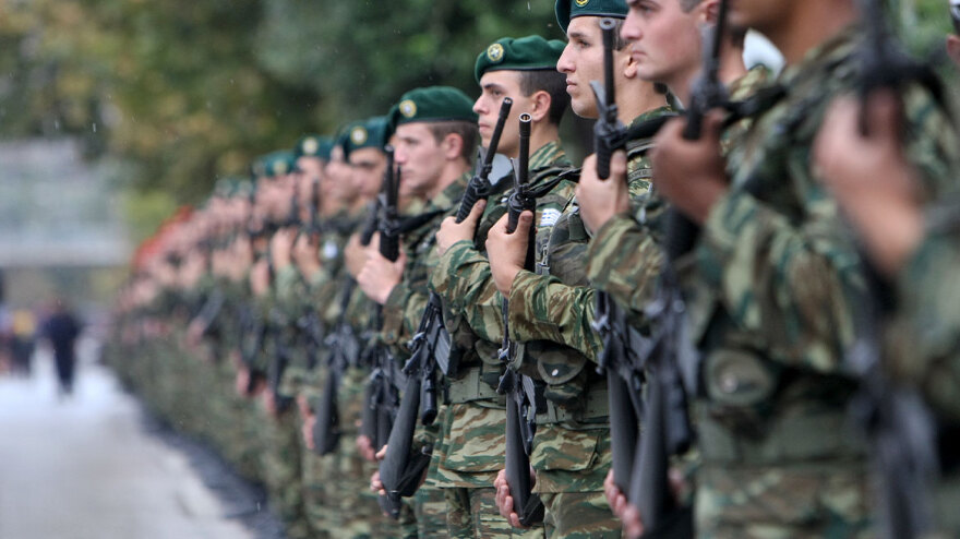 Οι αλλαγές στο στράτευμα: Κίνητρα και παροχές για θητεία, εφεδρεία και καριέρα - Οικιστικό πρόγραμμα, μισθολόγιο και εθελοντική στράτευση γυναικών