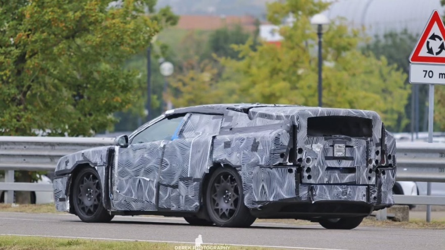 Αποκαλύπτεται η πρώτη ηλεκτρική Ferrari