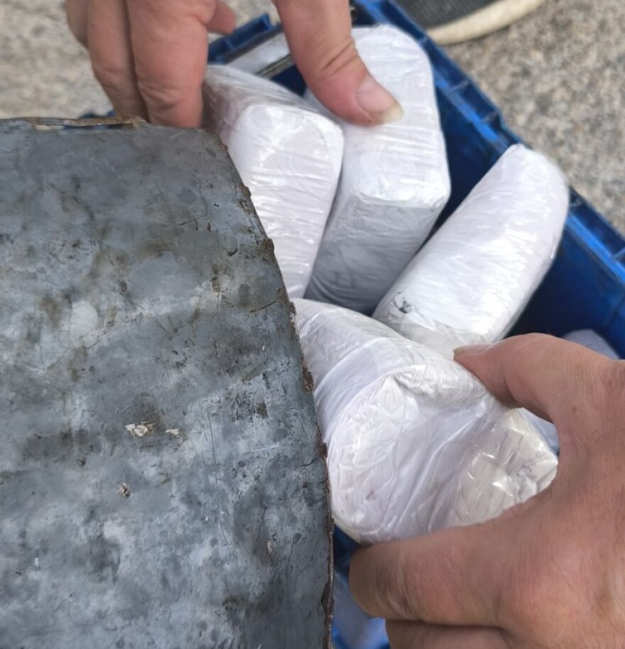 Φωτογραφίες: Είχε κρύψει ηρωίνη και κοκαΐνη στη μηχανή του ΙΧ του - Συνελήφθη 51χρονος στο Ηράκλειο