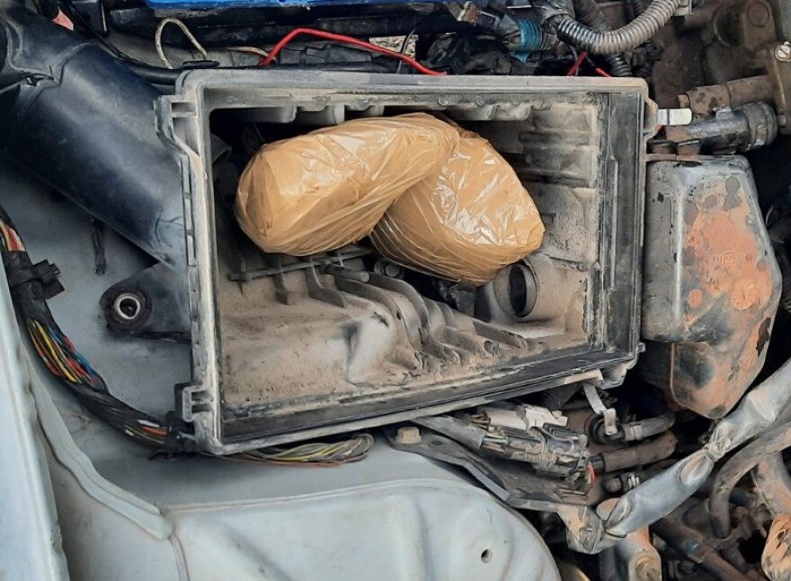 Φωτογραφίες: Είχε κρύψει ηρωίνη και κοκαΐνη στη μηχανή του ΙΧ του - Συνελήφθη 51χρονος στο Ηράκλειο