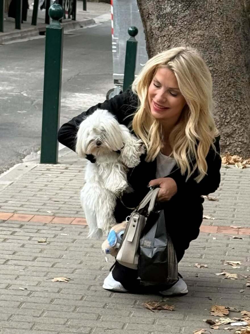 Η Ελένη Μενεγάκη ευχήθηκε καλό μήνα στους διαδικτυακούς της φίλους