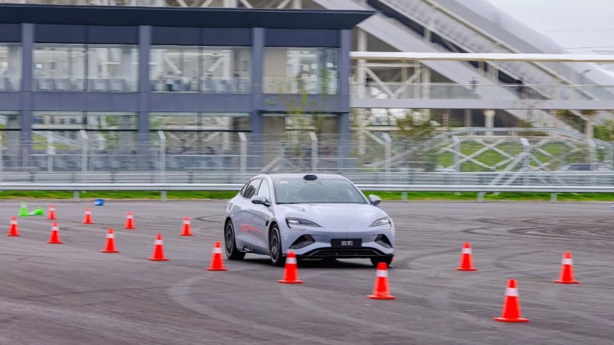 Η BYD έχει δική της πίστα δοκιμών παντός εδάφους