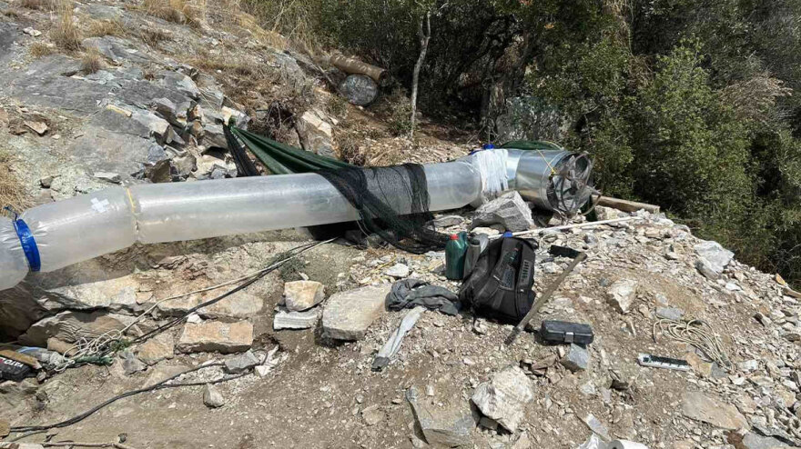 Έψαχνε λίρες μαζί με άλλα τρία άτομα ο 53χρονος που έχασε τη ζωή του σε σήραγγα στη Λάρισα