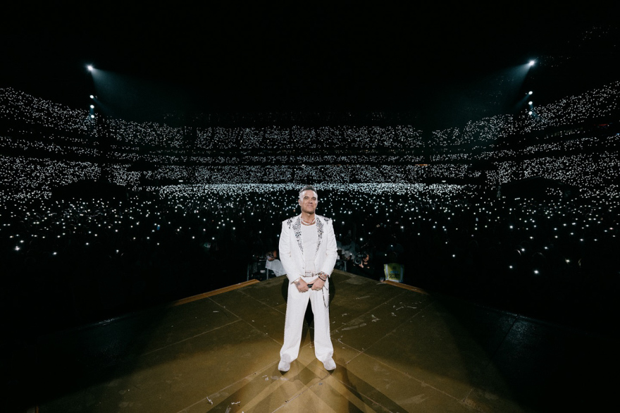 Ήρθε από τη Δευτέρα στην Αθήνα ο Ρόμπι Γουίλιαμς, δεν έκανε δημόσιες εμφανίσεις - Κανονικά η συναυλία στο Καλλιμάρμαρο, λένε οι διοργανωτές, με καλεσμένο-έκπληξη