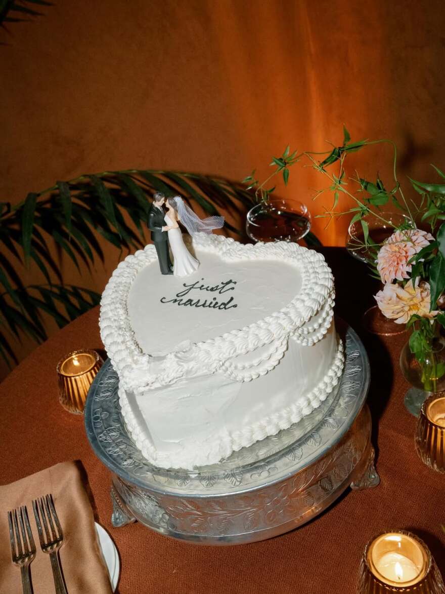 Σελένα Γκόμεζ -  Μπένι Μπλάνκο: Νέα στιγμιότυπα από τον γάμο τους - Ο χορός του ζευγαριού και η γαμήλια τούρτα