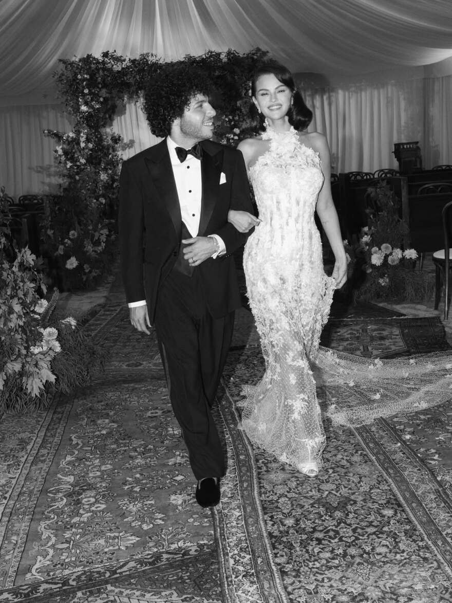 Σελένα Γκόμεζ -  Μπένι Μπλάνκο: Νέα στιγμιότυπα από τον γάμο τους - Ο χορός του ζευγαριού και η γαμήλια τούρτα