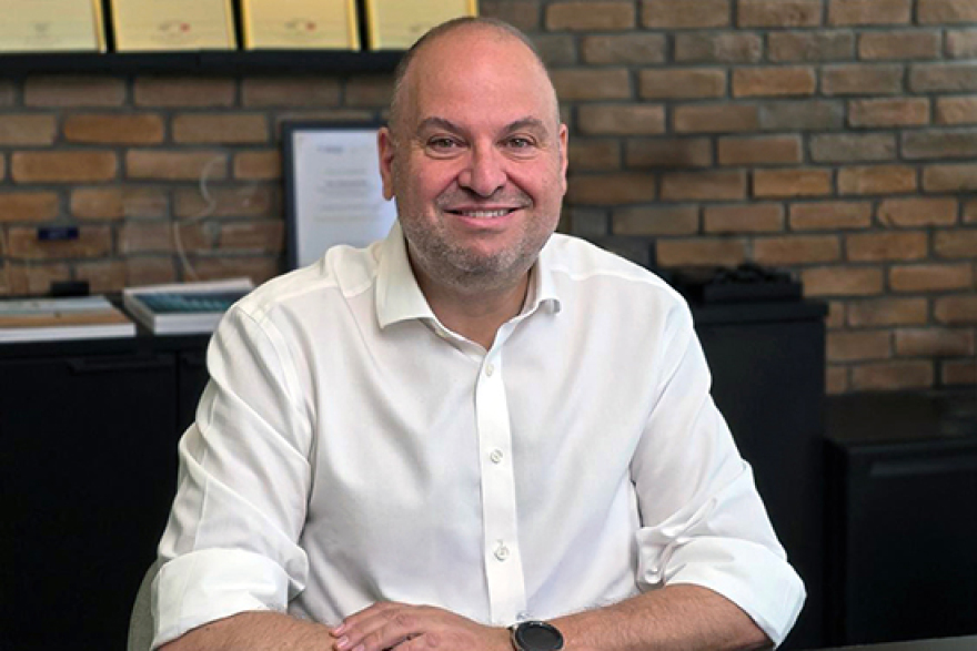 alex_athanassoulas_c_550x367