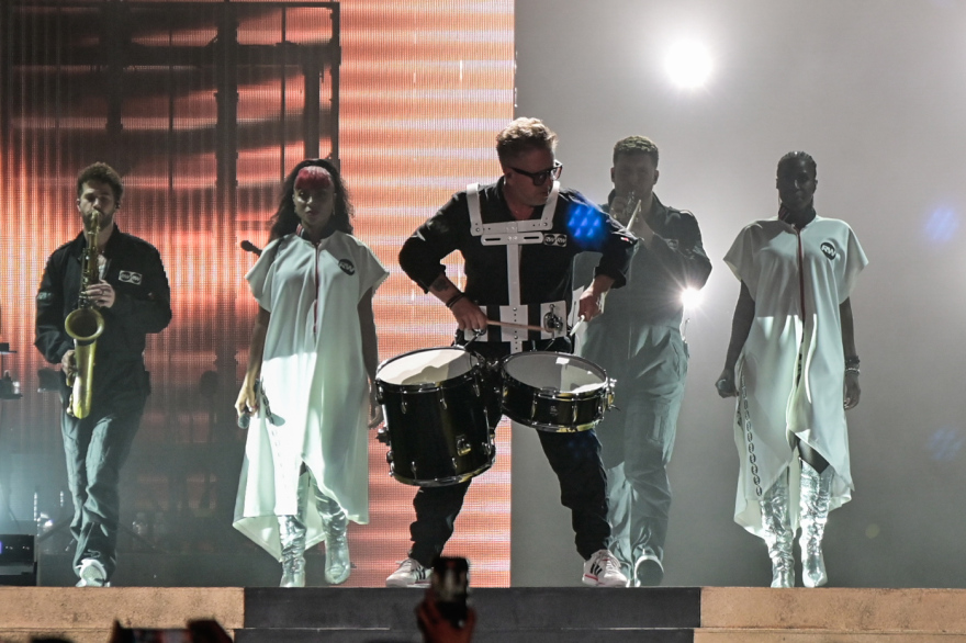 «Φωτιά» στο Καλλιμάρμαρο έβαλε ο Ρόμπι Γουίλιαμς - Δείτε βίντεο και φωτογραφίες
