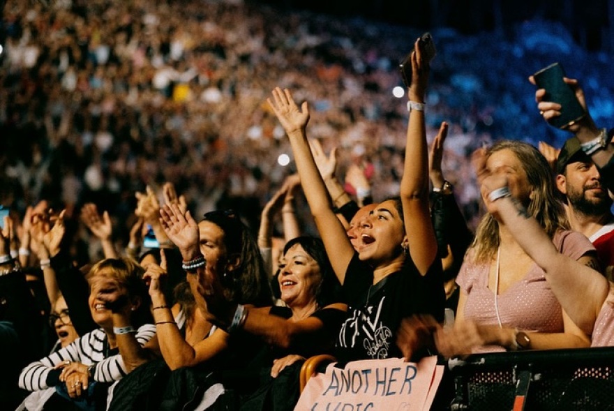 Ο Ρόμπι Γουίλιαμς δημοσίευσε φωτογραφίες από τη συναυλία του στο Καλλιμάρμαρο