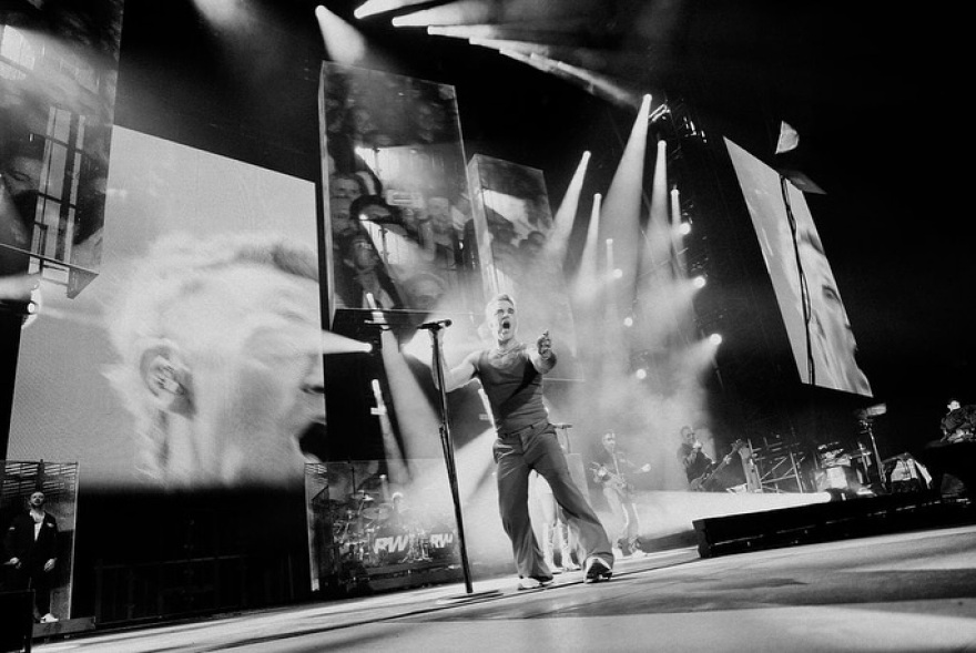 Ο Ρόμπι Γουίλιαμς δημοσίευσε φωτογραφίες από τη συναυλία του στο Καλλιμάρμαρο