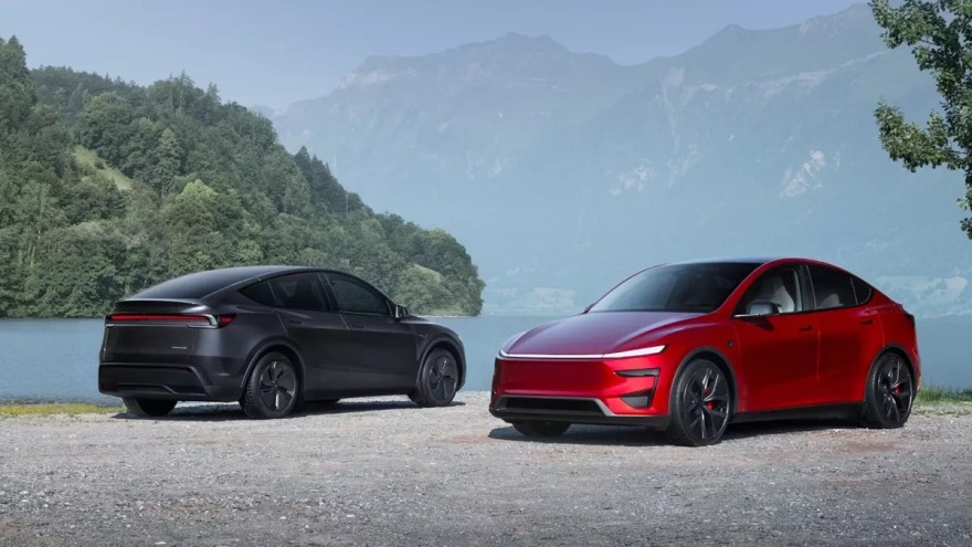 Στην Ελλάδα τα αναβαθμισμένα Tesla Model 3 και Model Y
