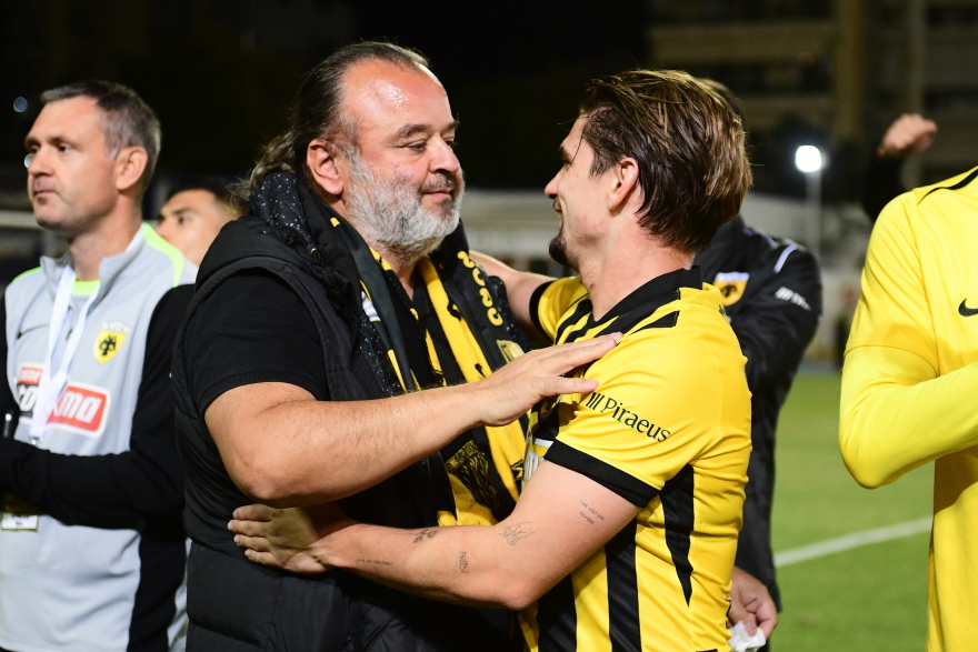 Μοίραζε συγχαρητήρια ο Μάριος Ηλιόπουλος μετά την ανατροπή της ΑΕΚ επί της Κηφισιάς στο Περιστέρι - Φωτογραφίες 