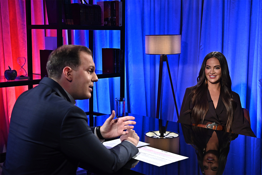 Ρία Ελληνίδου στο protothema: Δεν κυκλοφορώ πολύ, ούτε μου αρέσει, είμαι πολύ ντροπαλή - Η καθημερινότητά μου είναι μόνο μουσική 