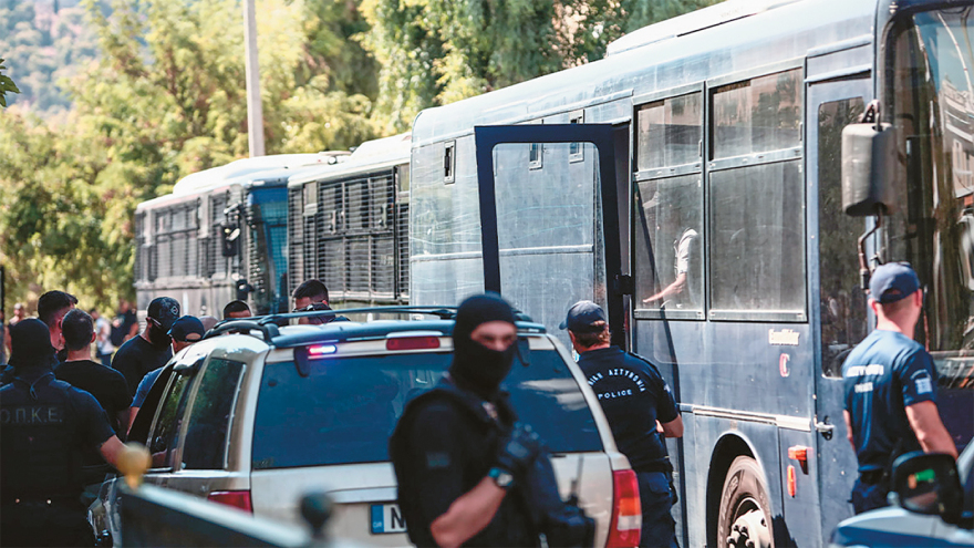 Η νέα μεγάλη πληγή της οικονομίας: Kλέβουν ΦΠΑ €1,5 δισ. τον χρόνο - Οι εταιρείες μαϊμού, οι ταρίφες και οι αχυράνθρωποι