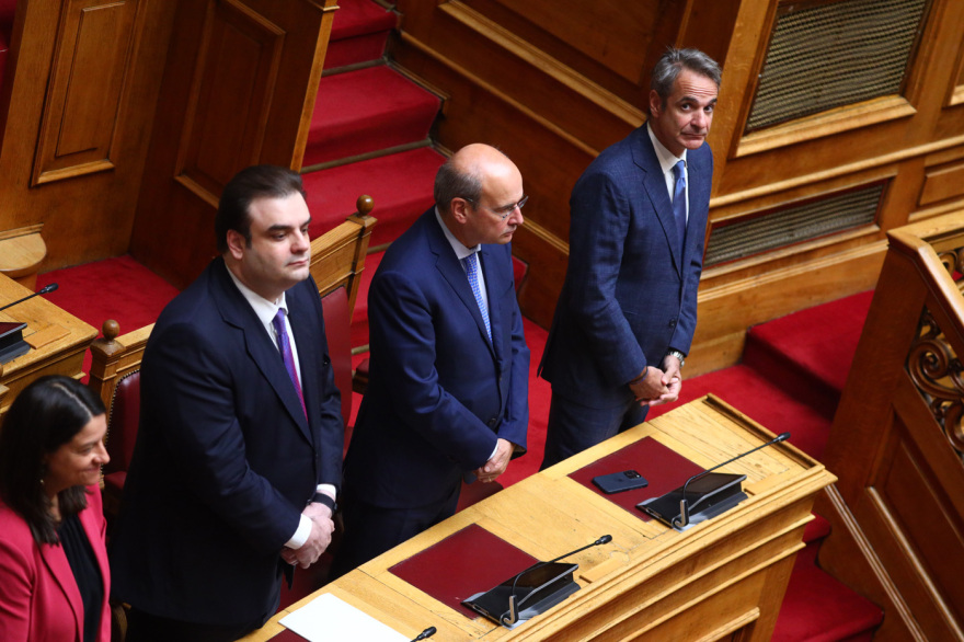 Φωτογραφίες από τον αγιασμό της Βουλής από τον Αρχιεπίσκοπο Ιερώνυμο - «Δύναμη, υπομονή και εργατικότητα» είπε προς όλους