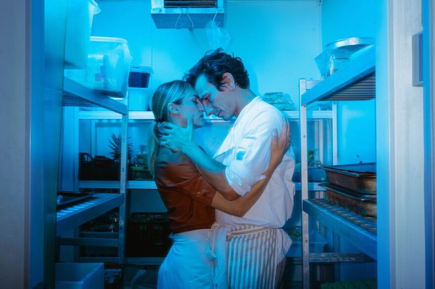 «Η Κουζίνα»: Ένα επίκαιρο έργο για τις  απάνθρωπες εργασιακές συνθήκες στο Θέατρο Κιβωτός 