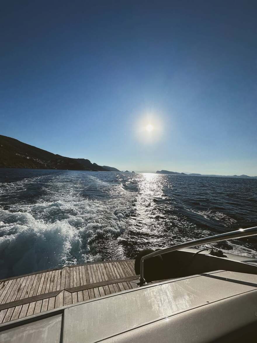 Βίκυ Καγιά: Φθινοπωρινή απόδραση στην Ύδρα - «Ευδαιμονία» έγραψε