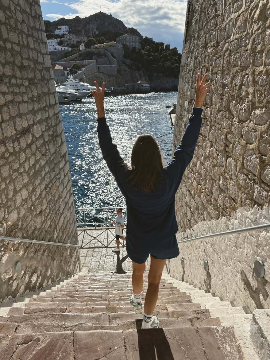 Βίκυ Καγιά: Φθινοπωρινή απόδραση στην Ύδρα - «Ευδαιμονία» έγραψε