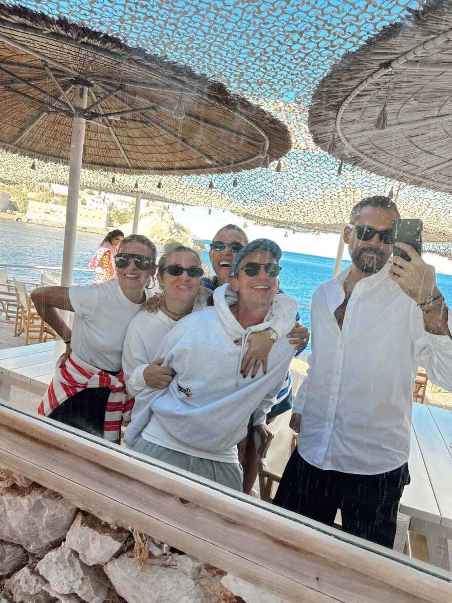 Βίκυ Καγιά: Φθινοπωρινή απόδραση στην Ύδρα - «Ευδαιμονία» έγραψε