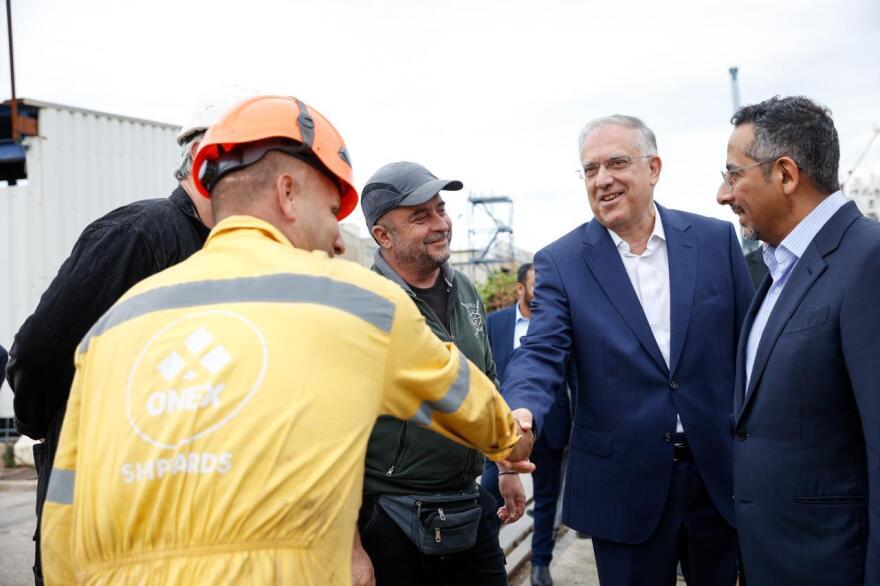 Επίσκεψη Θεοδωρικάκου στα Ναυπηγεία Ελευσίνας με τον Σαουδάραβα υπουργό Βιομηχανίας
