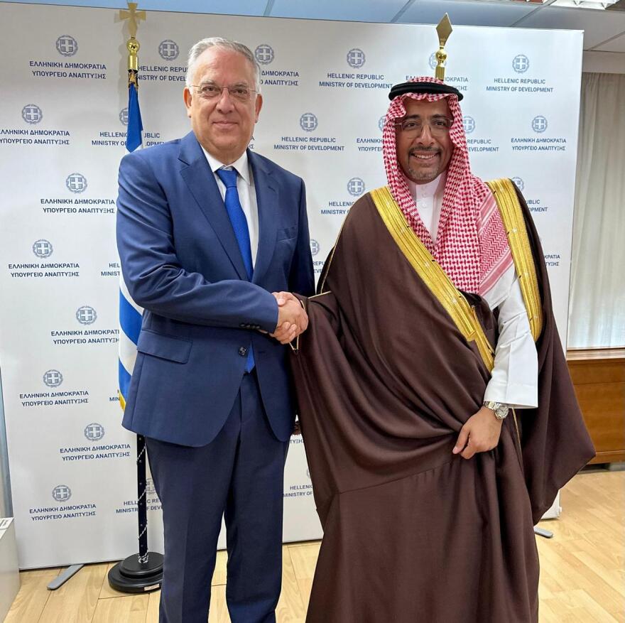 Επίσκεψη Θεοδωρικάκου στα Ναυπηγεία Ελευσίνας με τον Σαουδάραβα υπουργό Βιομηχανίας
