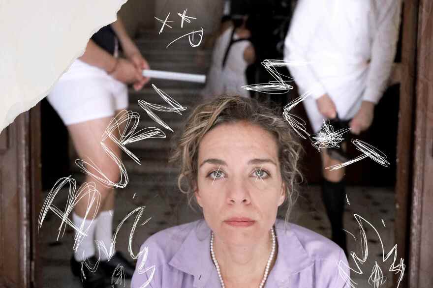 Όταν ένα σχολείο μετατρέπεται σε... δικαστήριο: Μια θεατρική παράσταση ανάμεσα σε κοινωνικό δράμα και σουρεαλιστική κωμωδία
