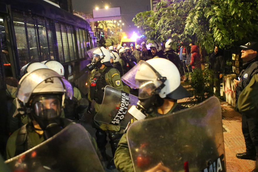 Επεισόδια έξω από την ισραηλινή πρεσβεία στη λήξη της πορείας για τη Γάζα