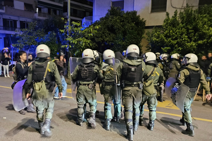 Επεισόδια έξω από την ισραηλινή πρεσβεία στη λήξη της πορείας για τη Γάζα