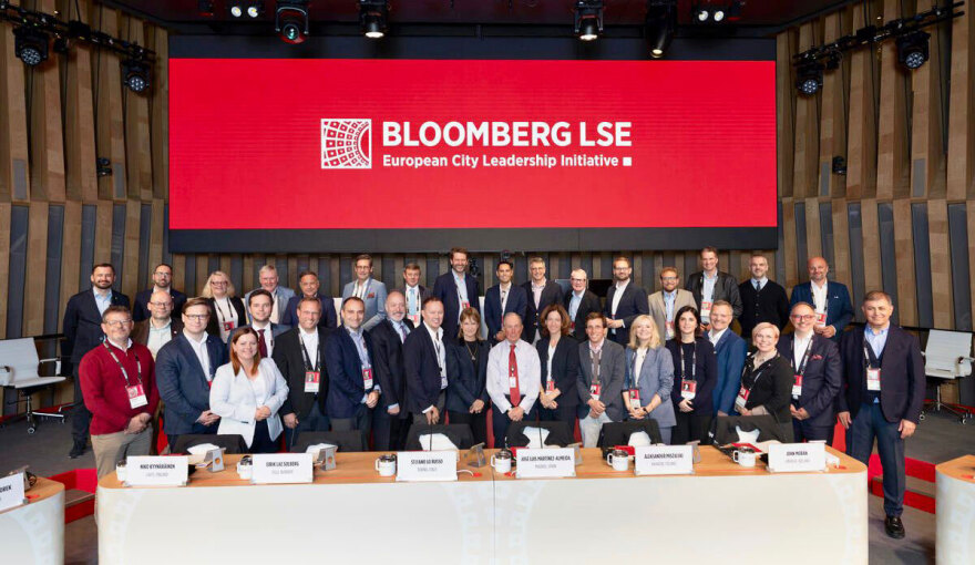 Ο δήμαρχος Θεσσαλονίκης στο πρώτο πρόγραμμα Ηγεσίας και Καινοτομίας του Bloomberg LSE