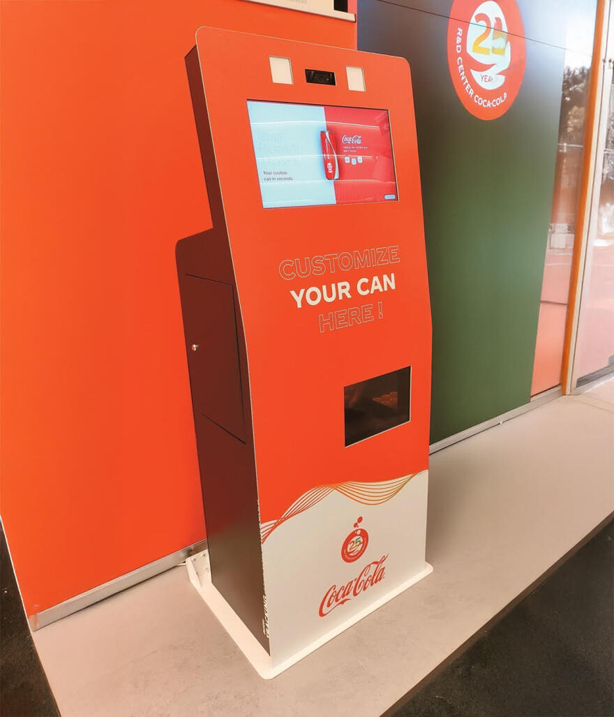 Στα άδυτα του R&D κέντρου που σχεδιάζει το μέλλον της γεύσης