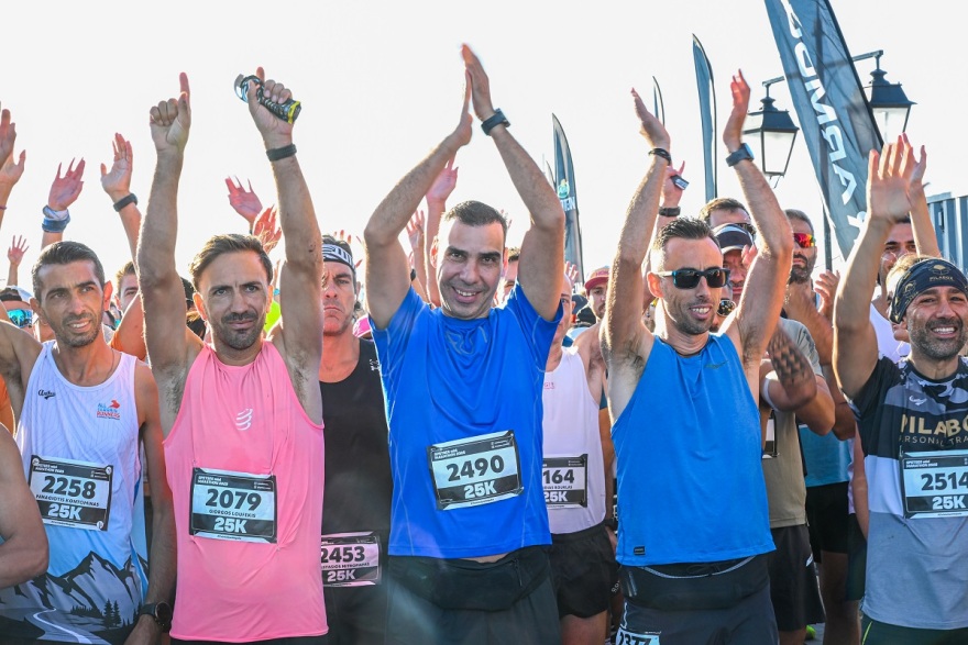 Spetses Mini Marathon 2025: Ρεκόρ συμμετοχών με τις συγκινήσεις και την αγωνιστικότητα στα ύψη
