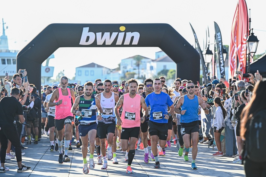 Spetses Mini Marathon 2025: Ρεκόρ συμμετοχών με τις συγκινήσεις και την αγωνιστικότητα στα ύψη