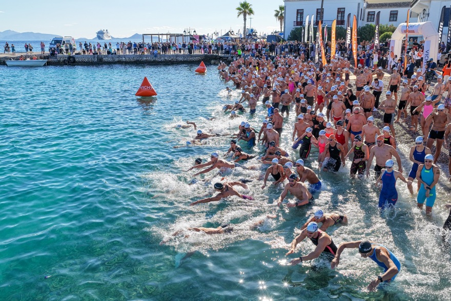 Spetses Mini Marathon 2025: Ρεκόρ συμμετοχών με τις συγκινήσεις και την αγωνιστικότητα στα ύψη