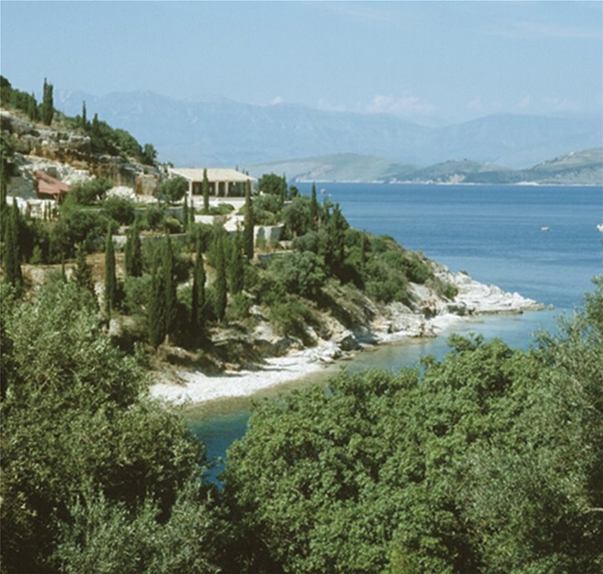 Δυναστεία Ρότσιλντ: Η βίλα της Κέρκυρας, ο Κάρολος, ο Νουρέγιεφ και η σαμπάνια