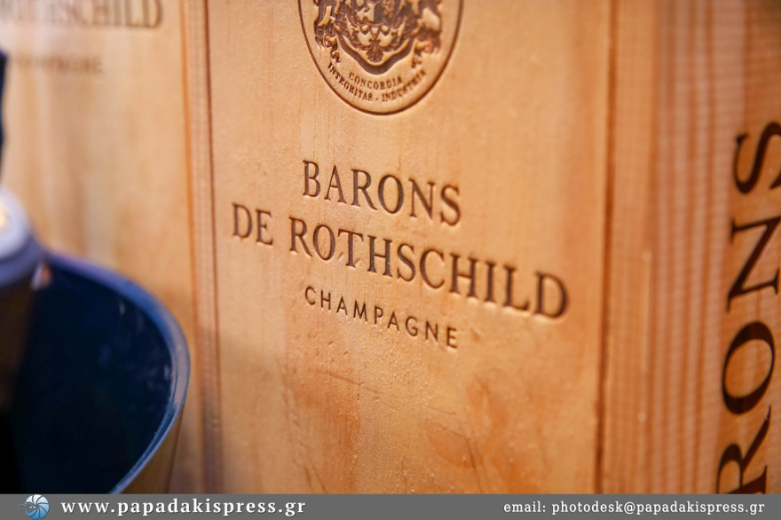 Δυναστεία Ρότσιλντ: Η βίλα της Κέρκυρας, ο Κάρολος, ο Νουρέγιεφ και η σαμπάνια