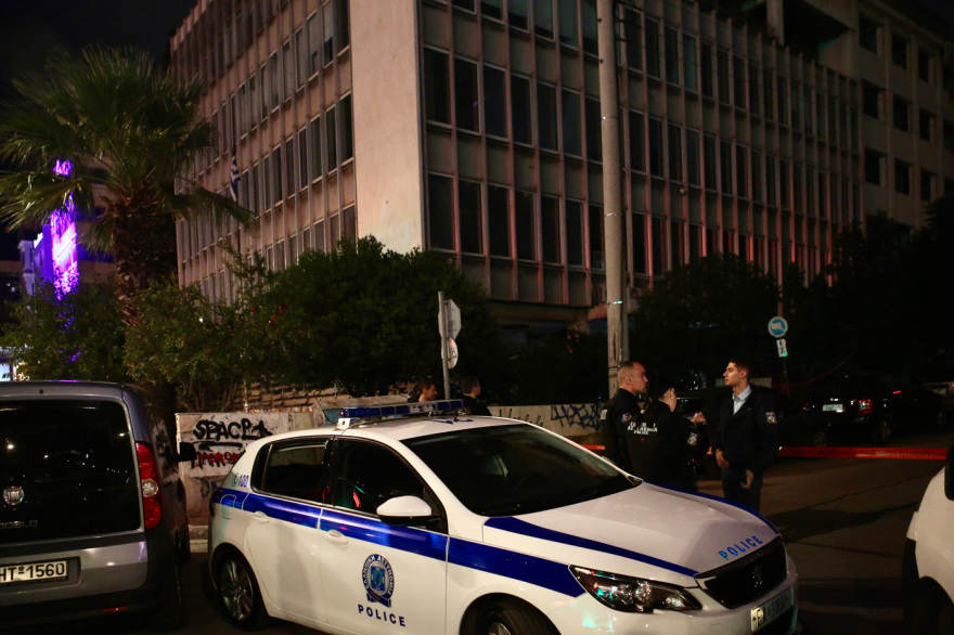 Έκρηξη έξω από παράρτημα του υπουργείου Αγροτικής Ανάπτυξης στη Λεωφόρο Συγγρού - Βίντεο και φωτογραφίες από το σημείο