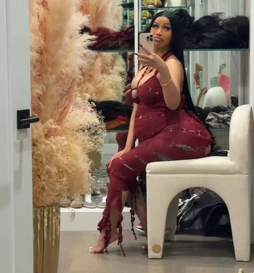 Cardi B: Νιώθω τυχερή και ευλογημένη, λέει η τραγουδίστρια για τα γενέθλιά της λίγο πριν αποκτήσει το τέταρτο παιδί της