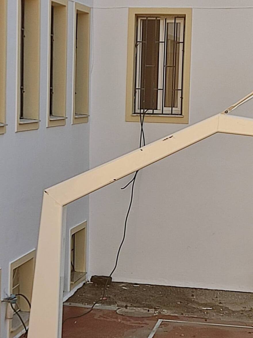 Βανδαλισμός σε σχολείο της Άνδρου, ζημιές και πλημμύρες στο κτίριο - Φωτογραφίες