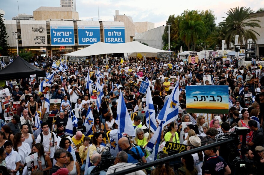 hostages_square_