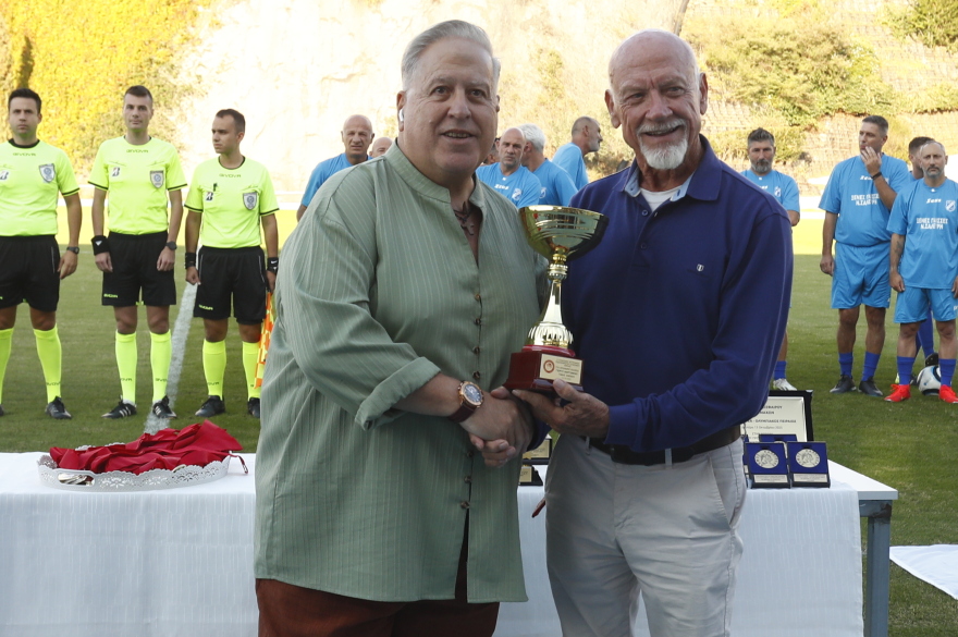 Φιλικό βετεράνων Ολυμπιακού και Καλλιθέας στη μνήμη του Νίκου Σαλευρή - Φωτογραφίες 