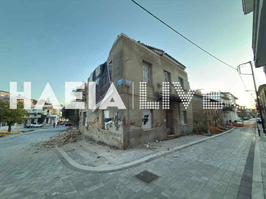 Κτίριο κατέρρευσε στον Πύργο, δείτε φωτογραφίες