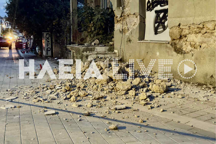 Κτίριο κατέρρευσε στον Πύργο, δείτε φωτογραφίες