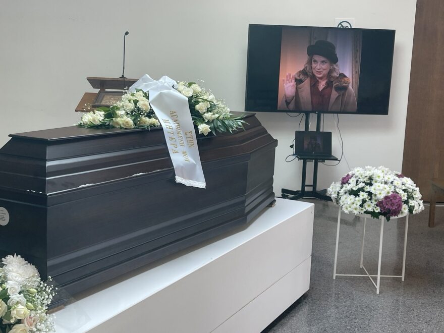 Υπό τους ήχους του «Αννούλα του χιονιά» η αποτέφρωση της Άννας Κυριακού στη Ριτσώνα